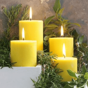 ritual con velas amarillas